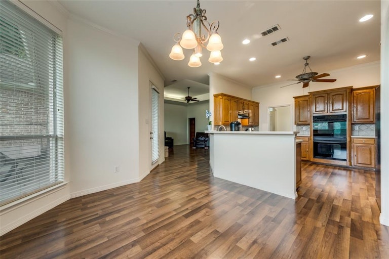 Photo 12 of 35 - 10723 E Clover Ln, Forney, TX 75126