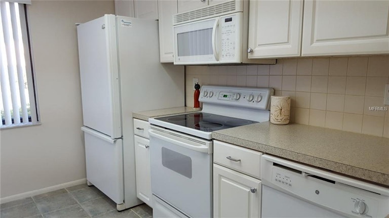 Photo 7 of 25 - 7896 Eagle Creek Dr, Sarasota, FL 34243