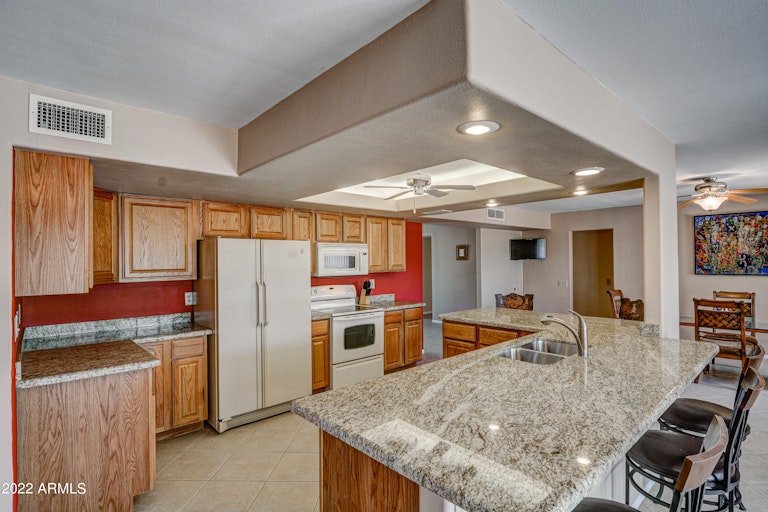 Photo 16 of 32 - 13207 W Kodiak Dr, Sun City West, AZ 85375