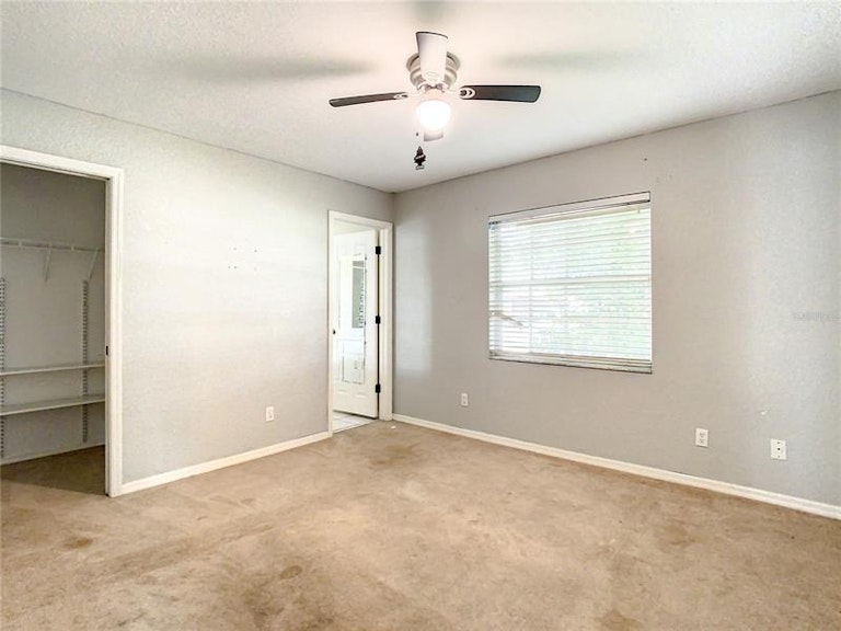 Photo 21 of 41 - 6923 Ashbury Dr, Lakeland, FL 33809