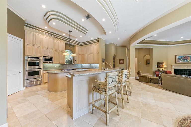 Photo 15 of 39 - 520 Blalock Rd, Houston, TX 77024