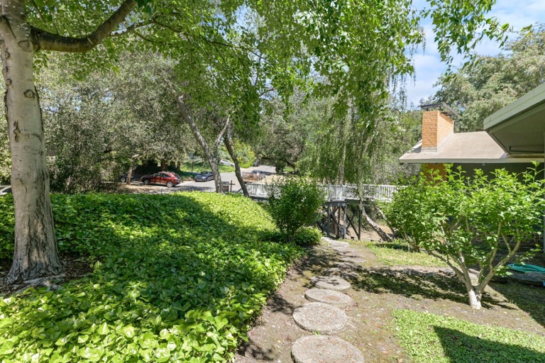 Photo 10 of 52 - 7373 Nob Hill Dr, Carmichael, CA 95608