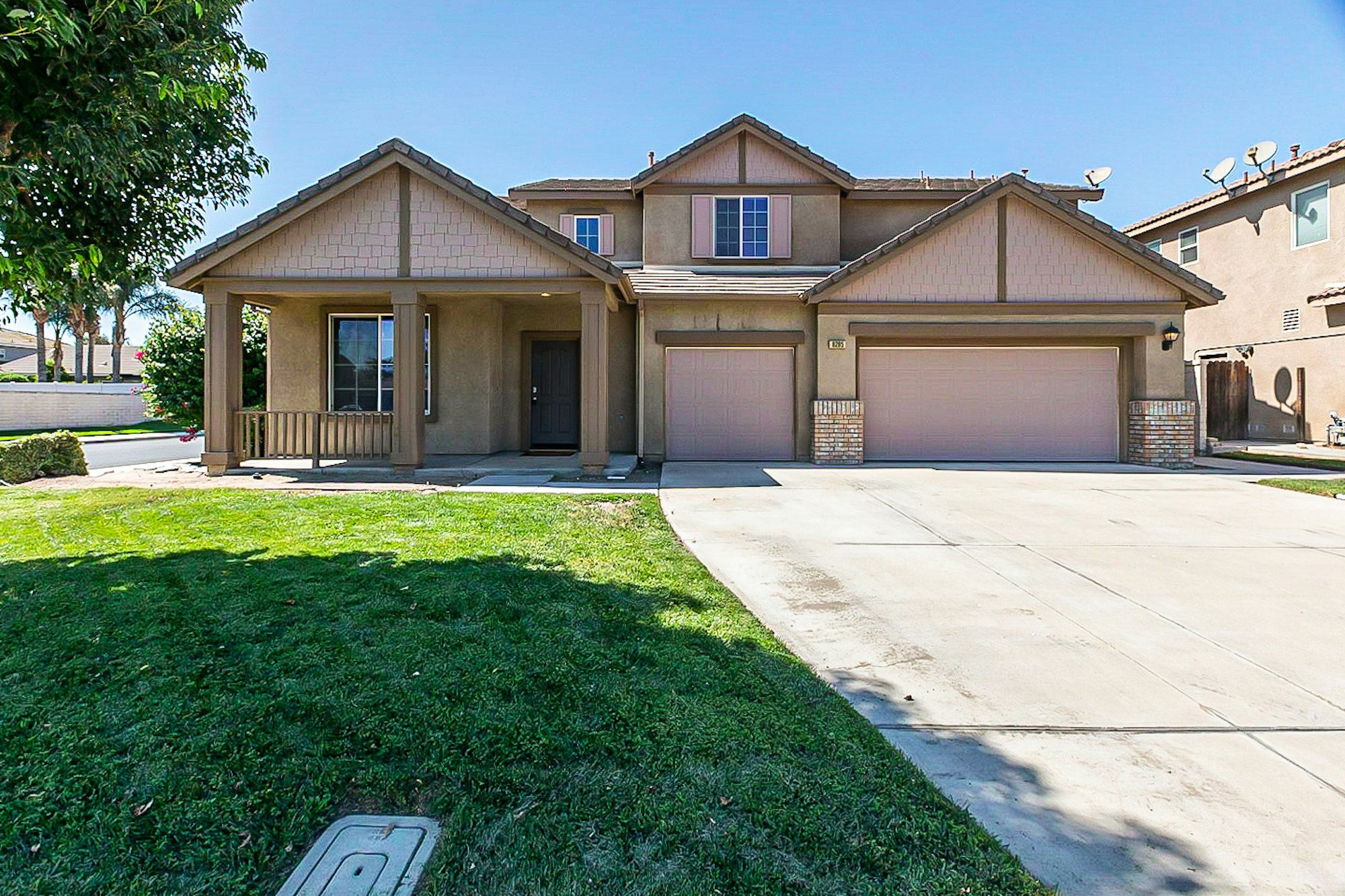 Photo 1 of 33 - 6285 Pear Ave, Eastvale, CA 92880