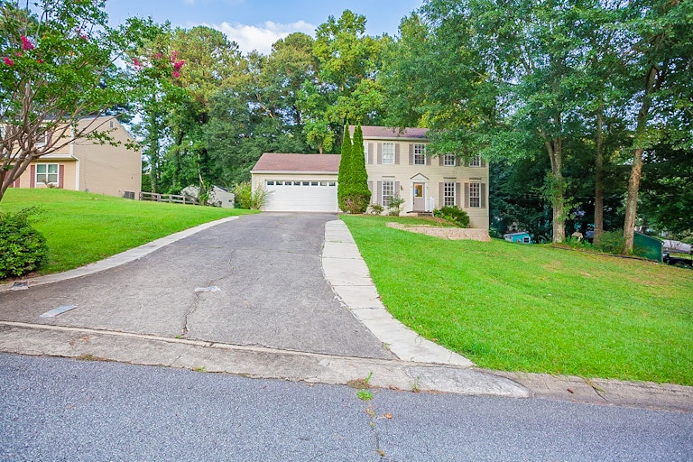 Photo 1 of 27 - 2921 Queens Ct, Norcross, GA 30071
