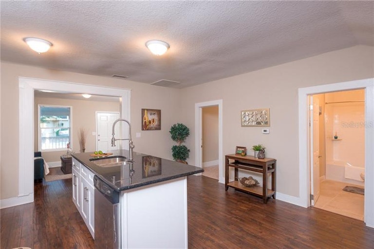 Photo 10 of 25 - 4218 N 13th St, Tampa, FL 33603