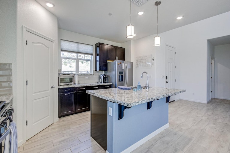 Photo 10 of 45 - 3345 Sunny Gate Ln, Folsom, CA 95630
