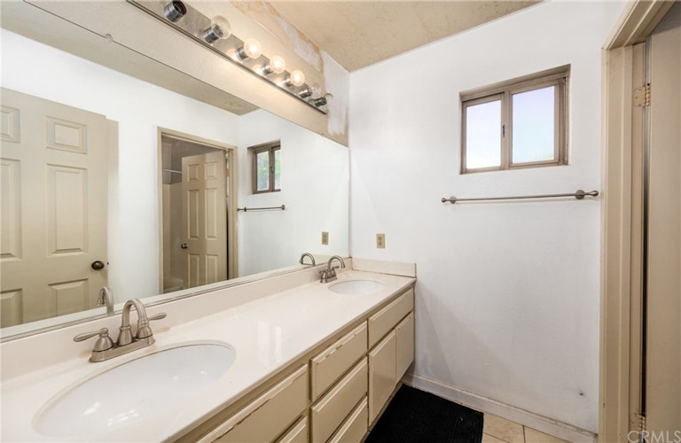 Photo 23 of 26 - 29253 Greenbrier Pl, Highland, CA 92346