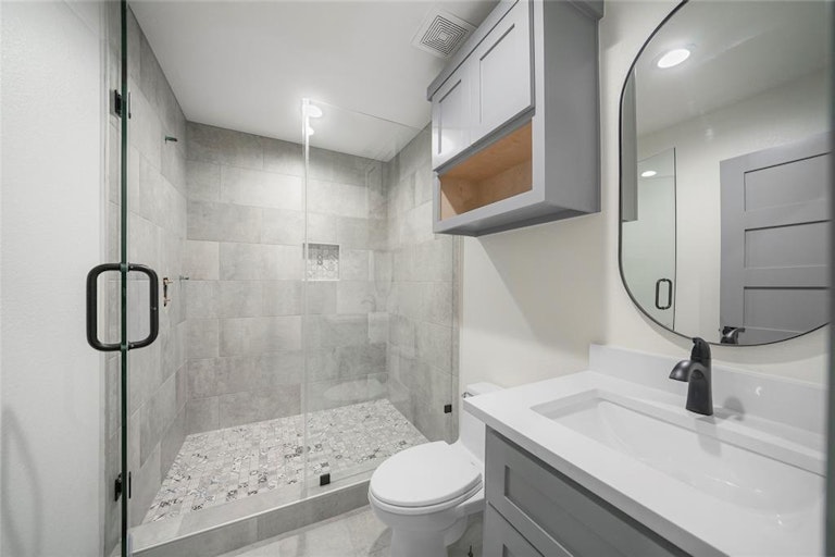Photo 28 of 31 - 5402 Enchanted Mist Dr, Humble, TX 77346