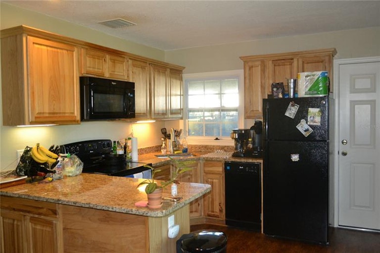 Photo 11 of 26 - 3632 Grant Blvd, Orlando, FL 32804