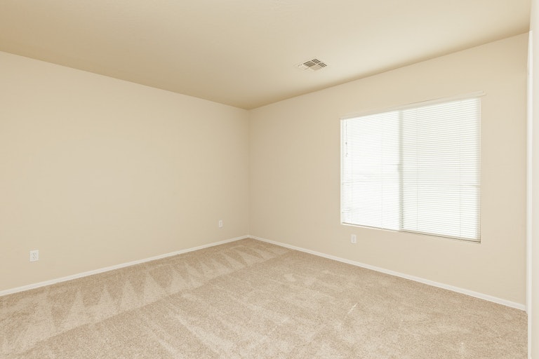 Photo 12 of 27 - 6704 S 54th Ln, Phoenix, AZ 85339