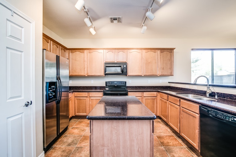 Photo 3 of 32 - 22792 W Hopi St, Buckeye, AZ 85326