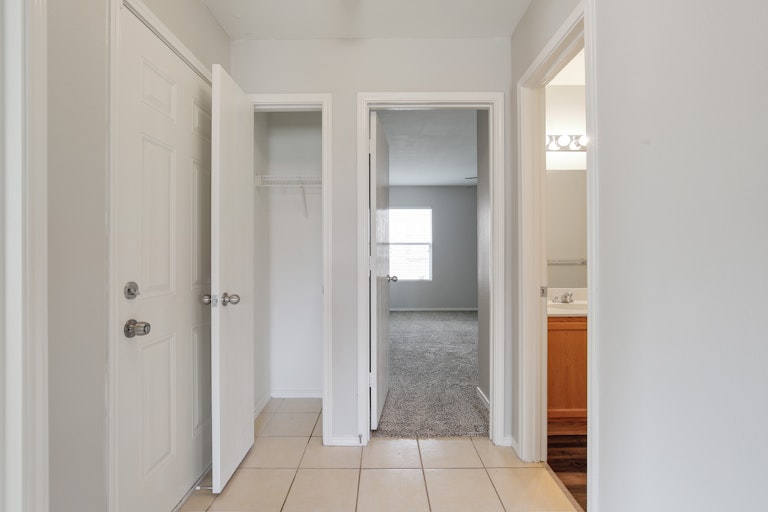 Photo 22 of 26 - 16728 Woodside Dr, Justin, TX 76247
