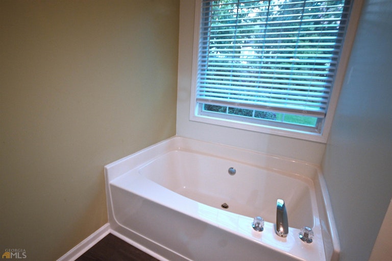 Photo 15 of 27 - 4160 McEver Park Dr, Acworth, GA 30101