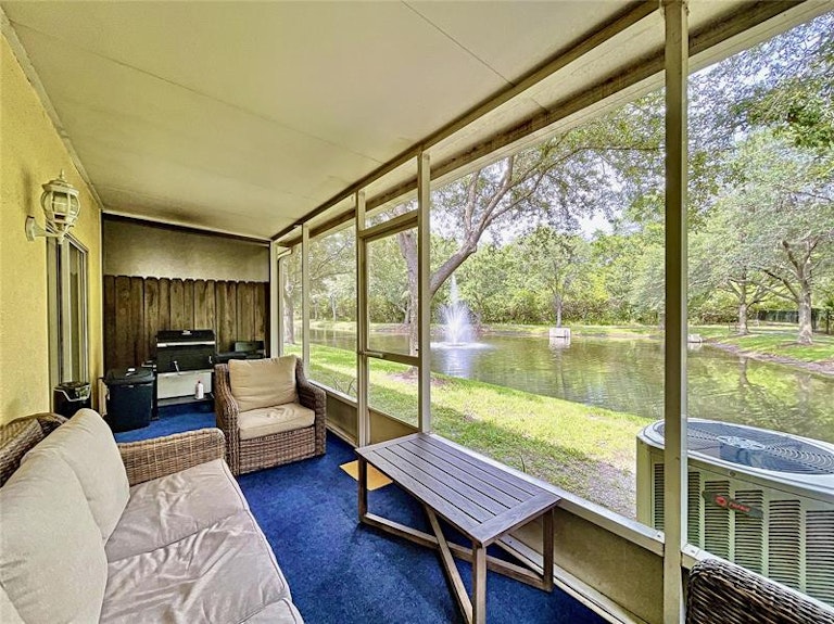 Photo 4 of 59 - 11013 Blaine Top Pl, Tampa, FL 33626
