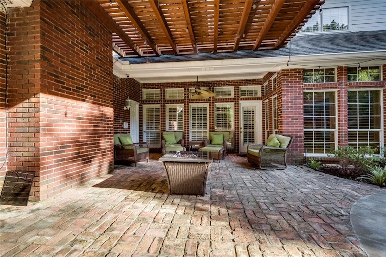 Photo 32 of 37 - 1605 Mariah Bay Cir, Rockwall, TX 75032