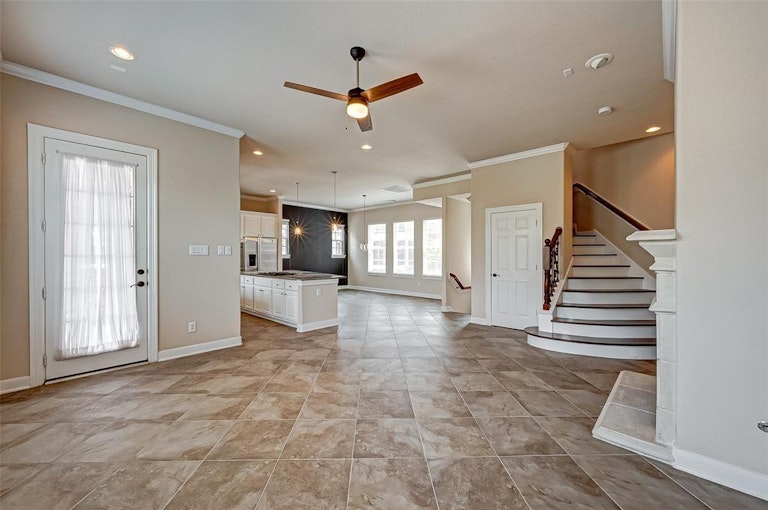 Photo 11 of 38 - 2 Olmstead Row, Spring, TX 77380