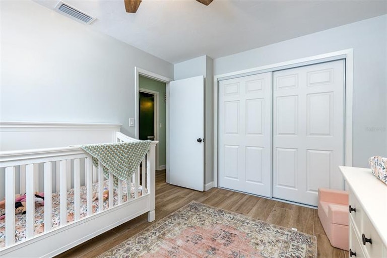 Photo 18 of 33 - 923 Phyllis Ave, Largo, FL 33771