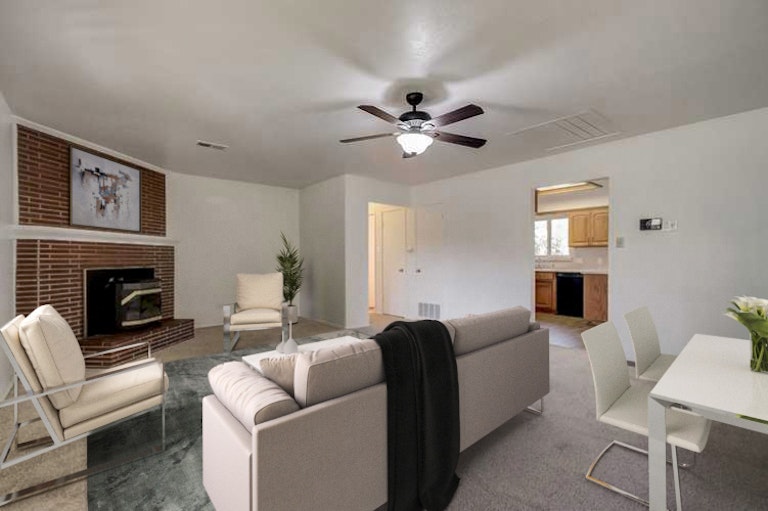 Photo 2 of 23 - 541 W D St S, Dixon, CA 95620