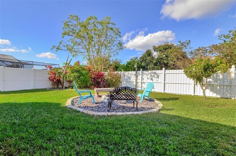 Photo 21 of 30 - 22328 Red Jacket Ln, Land O Lakes, FL 34639