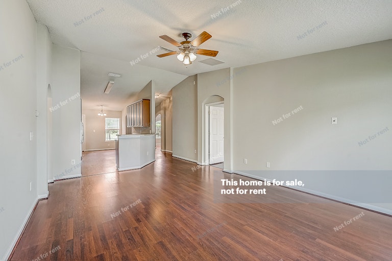 Photo 17 of 33 - 6012 Chestnut Gelding Ln, Jacksonville, FL 32234