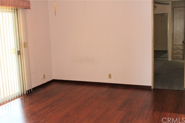 Photo 8 of 16 - 1655 Vista Grande Dr, Hemet, CA 92543