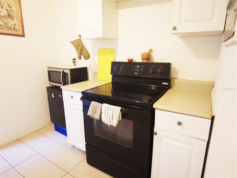 Photo 21 of 48 - 1617 Grand St, Orlando, FL 32805