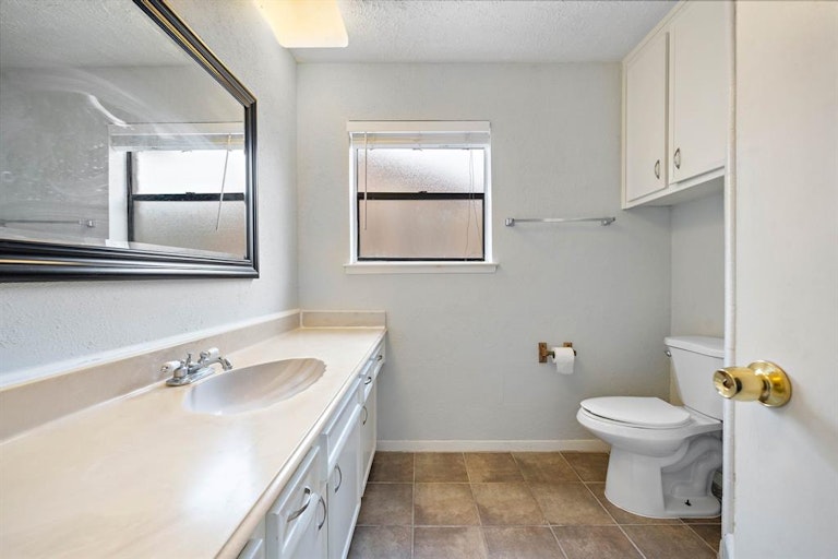Photo 16 of 20 - 2518 Sage Brush Ln, Sugar Land, TX 77479
