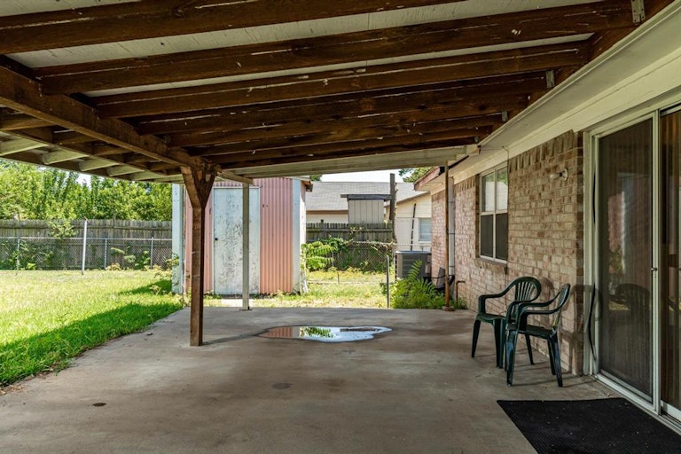 Photo 12 of 17 - 2110 Edna Smith Dr, Garland, TX 75040