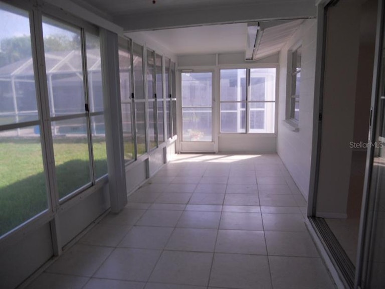 Photo 15 of 22 - 2312 Terry Ln, Sarasota, FL 34231