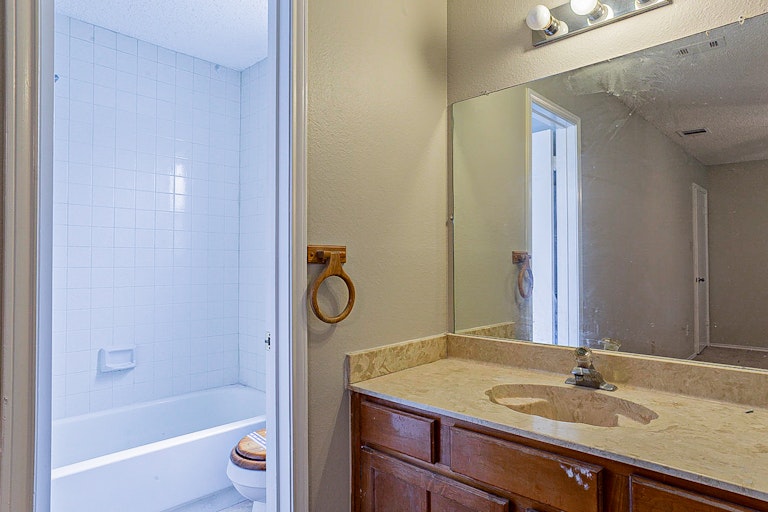 Photo 6 of 18 - 5535 Needville, San Antonio, TX 78233