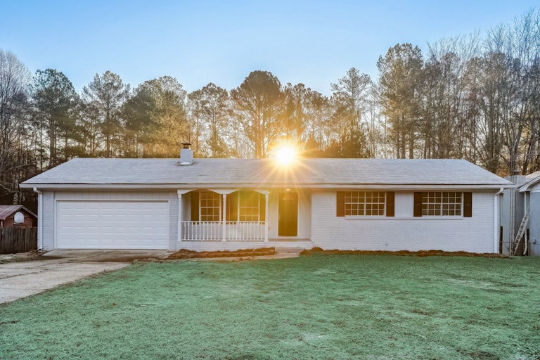 Photo 7 of 28 - 1518 Tanglewood Way NW, Conyers, GA 30012