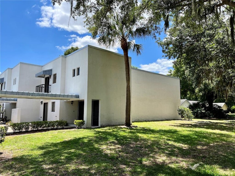 Photo 8 of 55 - 1823 Village Ct #1823, Mulberry, FL 33860