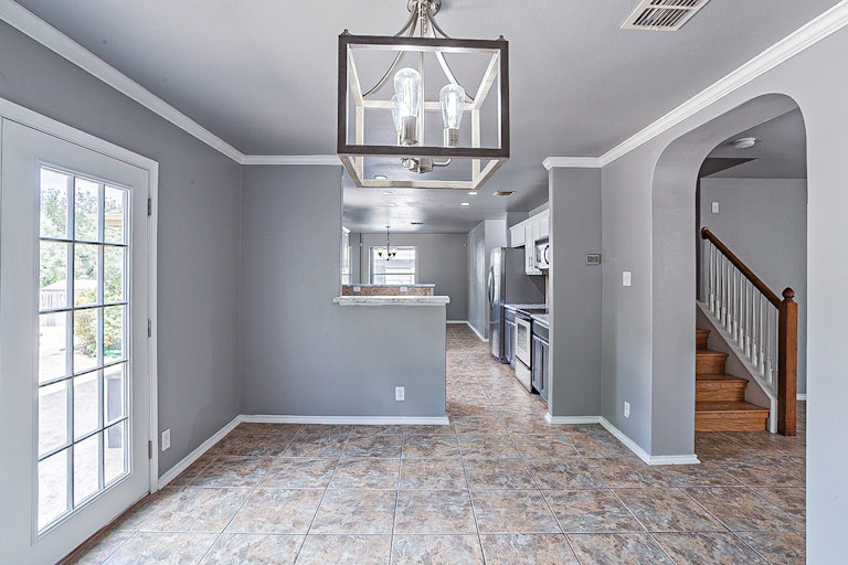 Photo 11 of 21 - 7810 Bur Oak Way, San Antonio, TX 78223