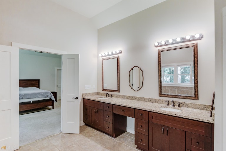 Photo 27 of 51 - 477 Tom Smith Rd SW, Lilburn, GA 30047