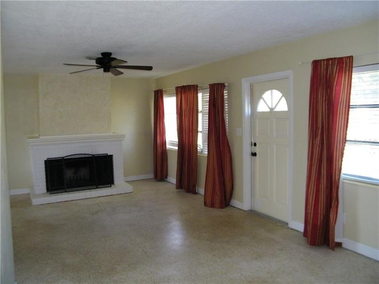 Photo 2 of 17 - 776 85th Ave N, Saint Petersburg, FL 33702