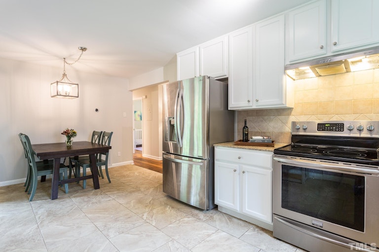 Photo 16 of 30 - 913 Greenwich St, Raleigh, NC 27610