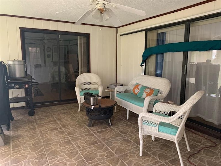 Photo 23 of 39 - 511 Cedar Grove Dr, Brandon, FL 33511
