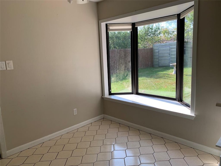 Photo 9 of 20 - 3509 Cedarcrest Dr, Pasadena, TX 77503