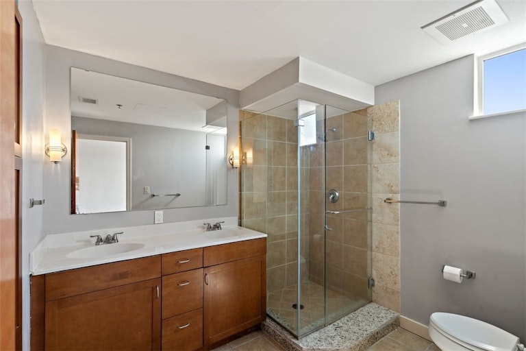 Photo 15 of 32 - 711 W 26th St #701, Austin, TX 78705