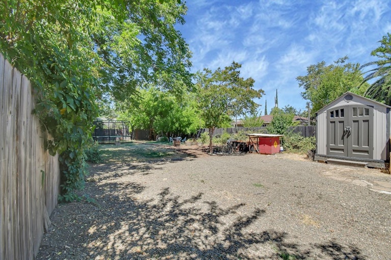 Photo 8 of 28 - 3406 40th St, Sacramento, CA 95817