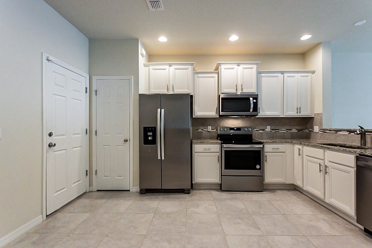Photo 4 of 19 - 1236 Pavia Dr, Apopka, FL 32703