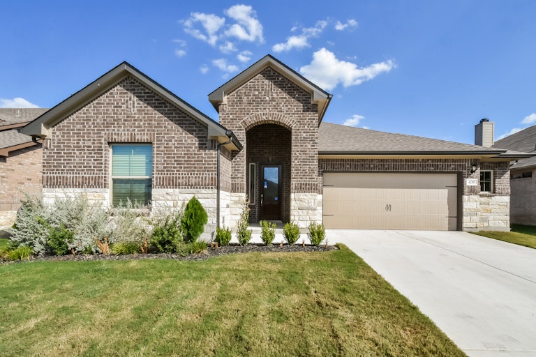 Photo 1 of 25 - 430 Pecan Mdws, New Braunfels, TX 78130
