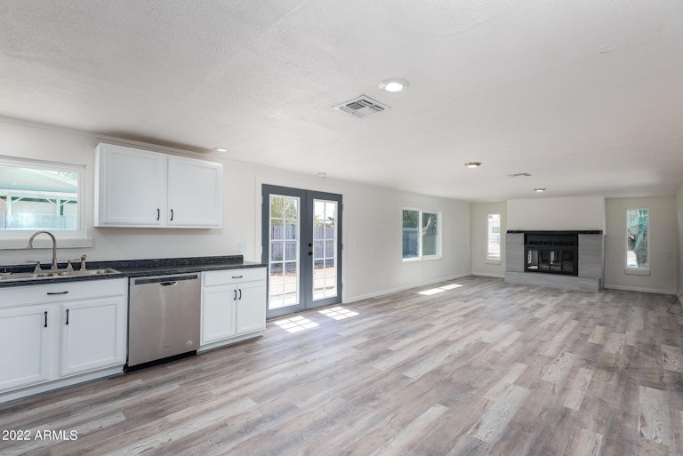 Photo 5 of 24 - 45386 W Hathaway Ave, Maricopa, AZ 85139