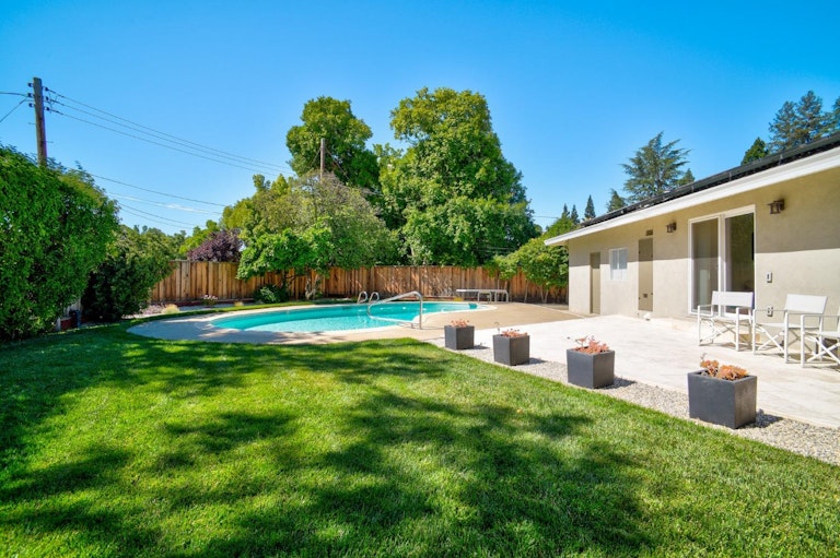 Photo 38 of 68 - 1940 Rolling Hills Rd, Sacramento, CA 95864