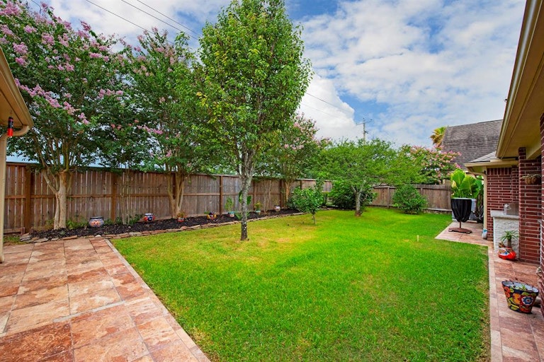 Photo 23 of 48 - 1814 Flagstaff Ln, League City, TX 77573