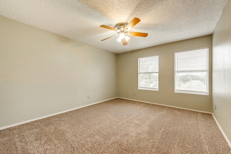Photo 19 of 26 - 1105 Silent Star Ln, Denton, TX 76210
