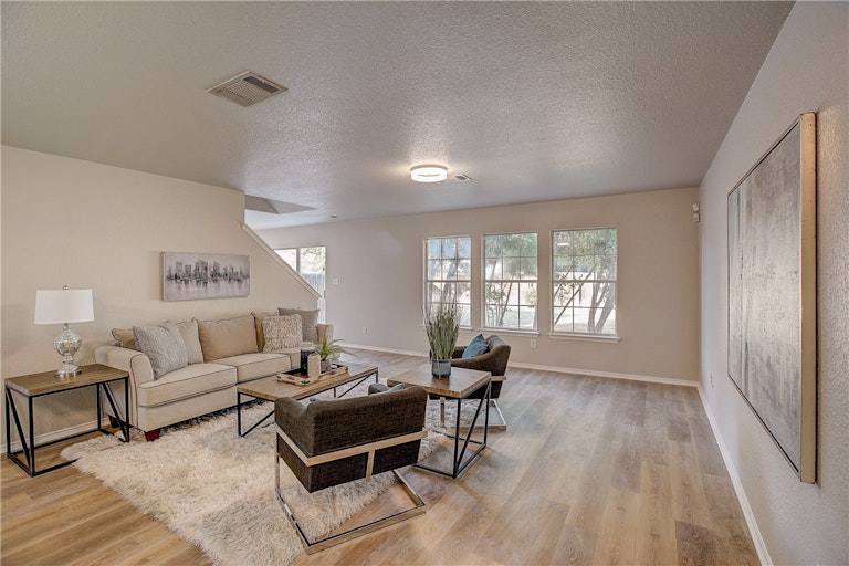 Photo 3 of 30 - 531 Whispering Hollow Dr, Kyle, TX 78640