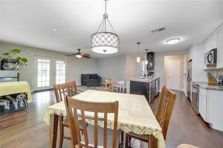 Photo 15 of 23 - 7624 Evergreen Rd, Richland Hills, TX 76118