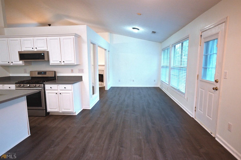 Photo 11 of 27 - 4160 McEver Park Dr, Acworth, GA 30101