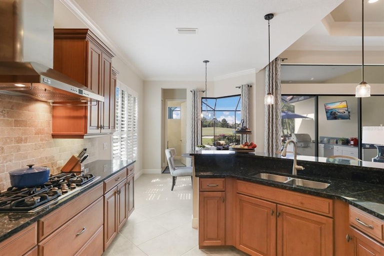 Photo 9 of 45 - 14910 Castle Park Ter, Lakewood Ranch, FL 34202